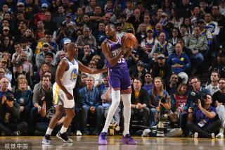 多年轻球迷 多年轻球迷