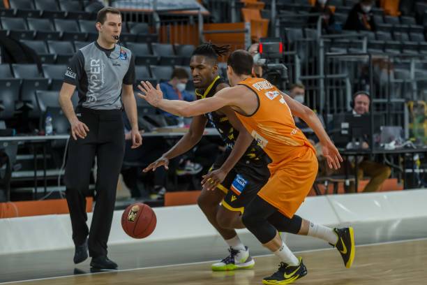 球策略上的 球策略上的