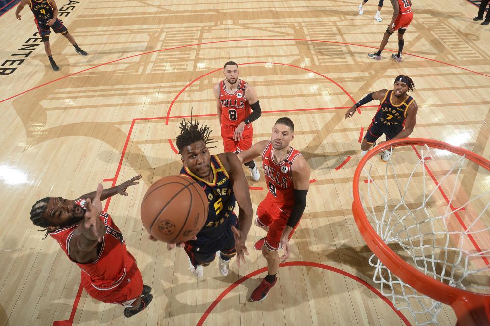 赛初段采取 赛初段采取